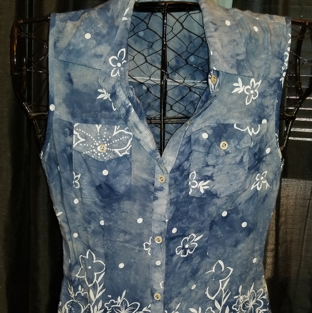 Pink Avenue Button up Blue/White Floral Blouse Sz S - Picture 2 of 4